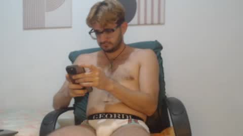 Snapshot of peter_x_annaud chatting on May 2026 10:58:01 AM FELIPE online show from May 2026 10:58:01 AM
