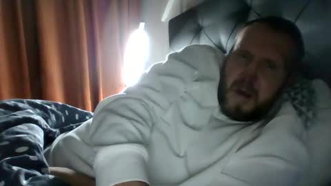 Snapshot of peterpeters443 chatting on January 2026 10:11:02 PM jelle online show from January 2026 10:11:02 PM