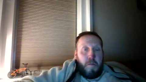 Snapshot of peterpeters443 chatting on January 2026 01:32:01 AM jelle online show from January 2026 01:32:01 AM
