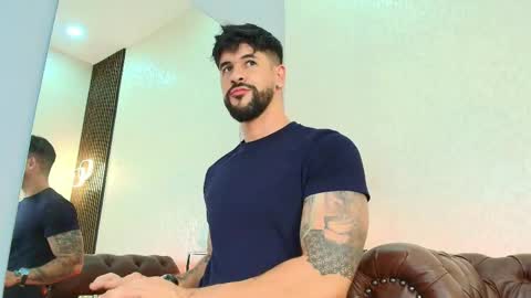 Snapshot of petesevans_1 chatting on May 2026 12:29:02 AM PETES EVANS new account online show from May 2026 12:29:02 AM