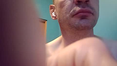 Snapshot of peteypablo198611265852 chatting on May 2026 07:03:01 AM peteypablo198611265852 online show from May 2026 07:03:01 AM