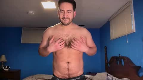 Snapshot of peteypete204 chatting on May 2026 11:17:02 AM peteypete204 online show from May 2026 11:17:02 AM