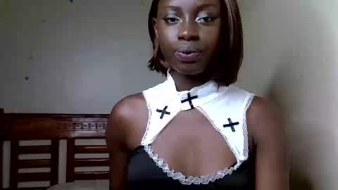 Snapshot of petite_charm chatting on April 2026 08:47:01 PM Charm online show from April 2026 08:47:01 PM