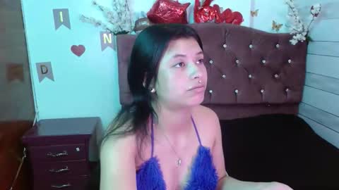 petite online show from November 2025 05:57:01 PM