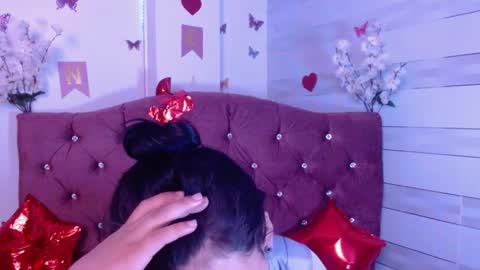 petite online show from November 2025 10:20:02 PM