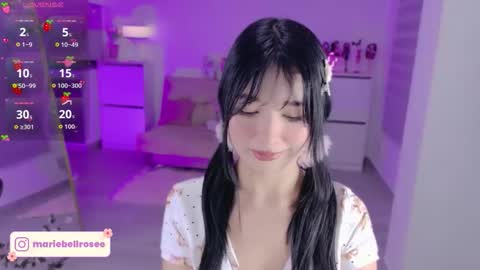 Snapshot of petite_marie_ chatting on April 2026 11:54:02 PM petite_marie_ online show from April 2026 11:54:02 PM