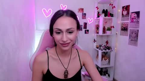 Snapshot of petite_moly chatting on May 2026 09:15:01 AM Alice online show from May 2026 09:15:01 AM