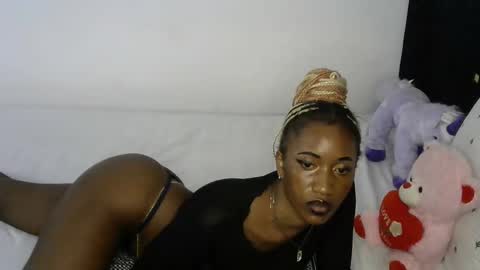 Snapshot of petite_princes chatting on December 2024 01:32:01 PM petite_princes online show from December 2024 01:32:01 PM