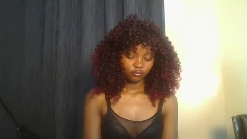 Snapshot of petite_temptation chatting on December 2025 08:08:02 AM Bad gurl Riri online show from December 2025 08:08:02 AM