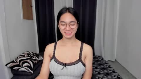 Snapshot of petiteasianmarian chatting on May 2026 11:44:02 PM bigcock Marian online show from May 2026 11:44:02 PM