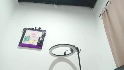 danna online show from March 2025 04:02:02 AM