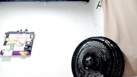 danna online show from October 2025 01:00:02 AM