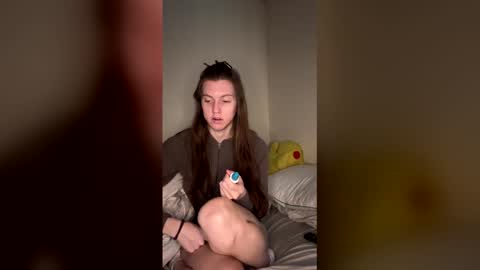 Snapshot of petiteratt chatting on April 2026 07:44:01 PM I am very new and dont know what im doing lol online show from April 2026 07:44:01 PM