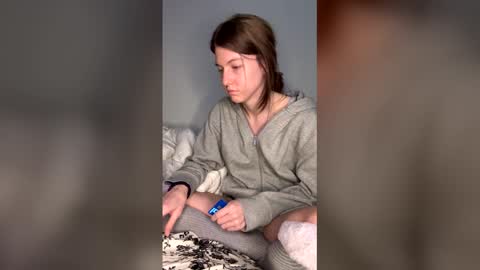 Snapshot of petiteratt chatting on April 2026 08:02:02 PM I am very new and dont know what im doing lol online show from April 2026 08:02:02 PM