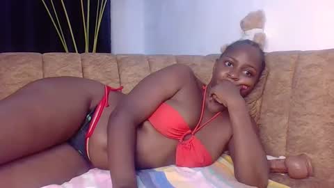 Snapshot of petiterissa chatting on February 2025 01:32:01 AM RISSA online show from February 2025 01:32:01 AM