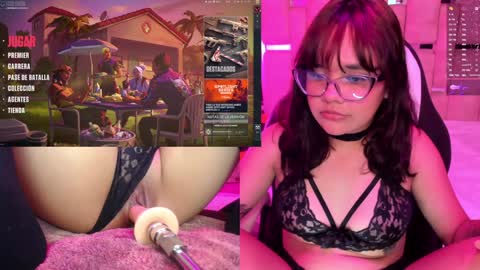 Snapshot of petitesally_ chatting on December 2024 04:53:01 AM Sally online show from December 2024 04:53:01 AM