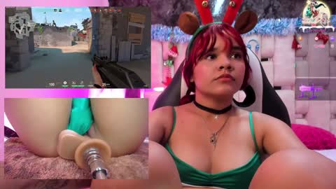 Snapshot of petitesally_ chatting on December 2024 09:28:02 PM Sally online show from December 2024 09:28:02 PM