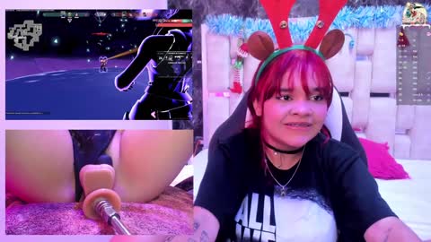 Snapshot of petitesally_ chatting on December 2024 08:54:01 PM Sally online show from December 2024 08:54:01 PM