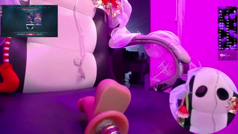 Snapshot of petitesally_ chatting on December 2024 12:26:01 AM Sally online show from December 2024 12:26:01 AM