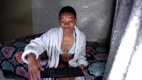 Snapshot of petitesammy chatting on May 2026 06:05:01 PM petitesammy online show from May 2026 06:05:01 PM