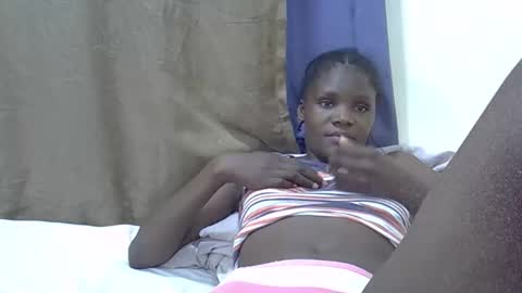 petiteslim2 online show from April 2026 07:25:02 PM