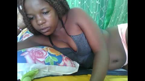 petitesweetchiq online show from February 2026 08:34:02 AM