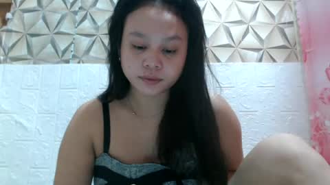 Snapshot of petty_yumii chatting on June 2026 05:35:02 PM petty_yumii online show from June 2026 05:35:02 PM