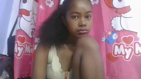 phania185885 online show from April 2026 04:35:01 AM