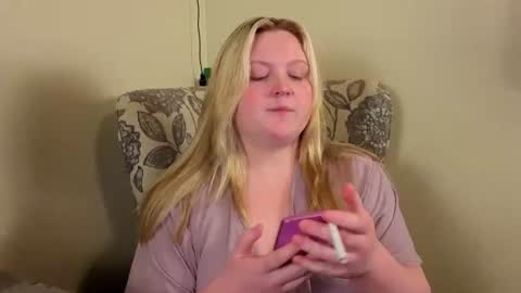 Snapshot of phatassblond chatting on June 2026 01:15:01 AM PhatAssBlond online show from June 2026 01:15:01 AM