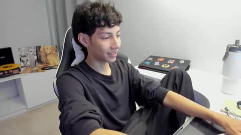 Snapshot of philipe_moonlight_ chatting on March 2025 07:38:02 AM Phil.   INDEPENDENT MODEL online show from March 2025 07:38:02 AM