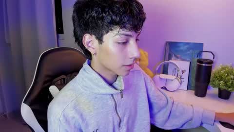 Snapshot of philipe_moonlight_ chatting on September 2025 11:50:01 PM Phil.   INDEPENDENT MODEL online show from September 2025 11:50:01 PM
