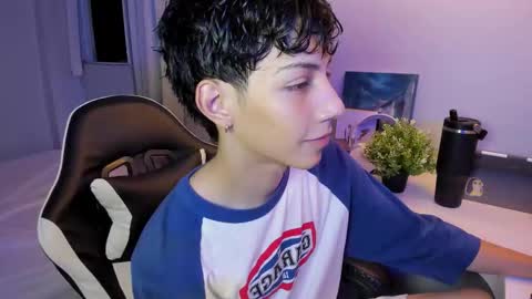 Snapshot of philipe_moonlight_ chatting on October 2025 04:57:02 AM Phil.   INDEPENDENT MODEL online show from October 2025 04:57:02 AM