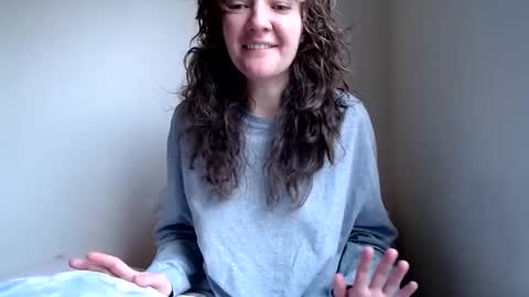 sophie online show from December 2024 06:27:02 PM