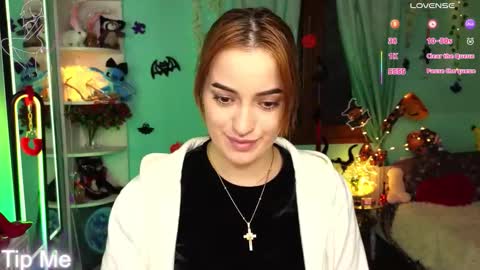 Selena online show from October 2025 03:29:02 PM