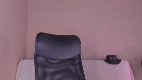 Snapshot of phoenixx_x chatting on March 2026 09:42:01 PM phoenixx_x online show from March 2026 09:42:01 PM