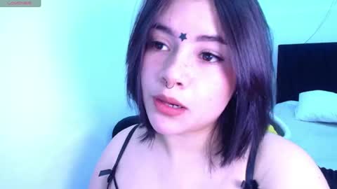 Snapshot of phylavell_ chatting on July 2026 06:53:02 AM phylavell_ online show from July 2026 06:53:02 AM