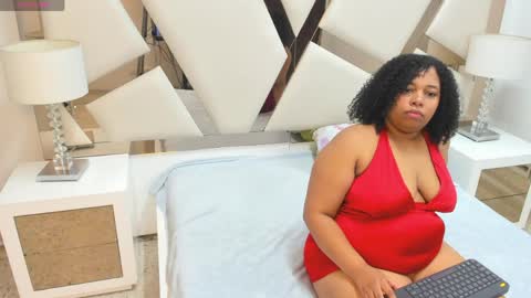 Snapshot of phyllisdunbar chatting on April 2026 07:36:01 PM phyllisdunbar online show from April 2026 07:36:01 PM