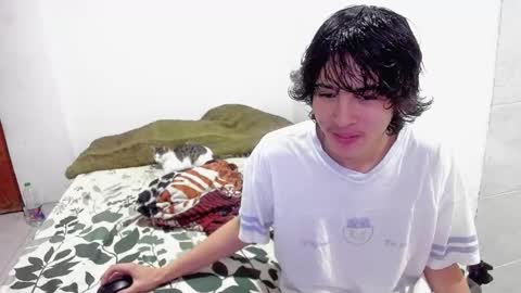 picaszomilos350 online show from November 2025 11:02:02 AM