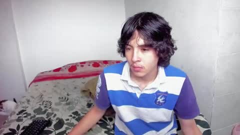 picaszomilos350 online show from December 2025 11:59:01 AM