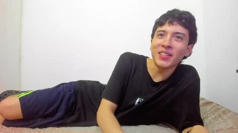 picaszomilos350 online show from April 2026 12:11:02 AM