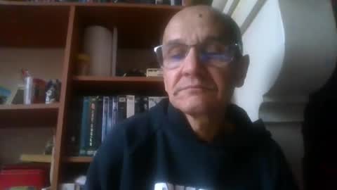 Snapshot of pichoun71 chatting on January 2025 08:11:01 AM pichoun71 online show from January 2025 08:11:01 AM