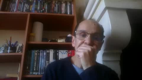 Snapshot of pichoun71 chatting on February 2025 01:52:01 PM pichoun71 online show from February 2025 01:52:01 PM
