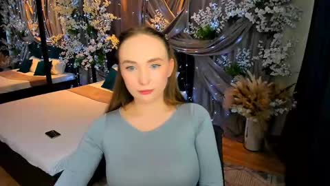 Emelie online show from March 2025 01:26:02 PM