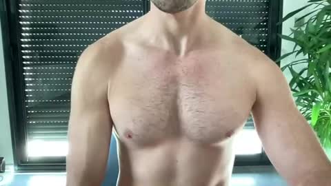 pierre81000 online show from November 2025 01:36:01 PM