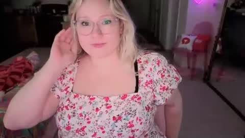 Piggy Rose online show from July 2026 11:36:01 PM