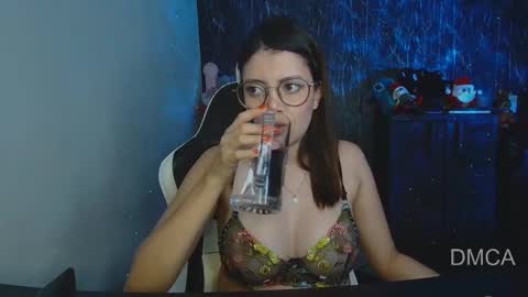 Snapshot of piixiie_d_oll chatting on December 2024 01:25:01 AM Andrea G online show from December 2024 01:25:01 AM