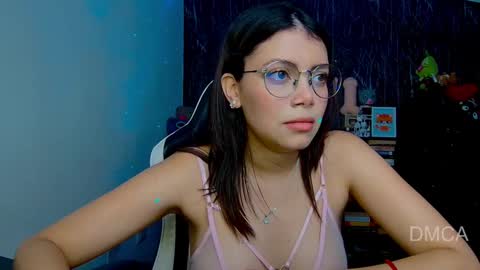 Snapshot of piixiie_d_oll chatting on February 2025 03:07:01 AM Andrea G online show from February 2025 03:07:01 AM