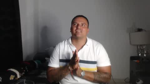 pikoro_gomez online show from December 2024 01:18:02 AM