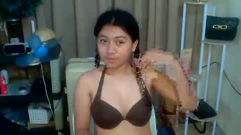 Snapshot of pinay_aangel chatting on March 2026 12:23:02 AM pinay_aangel online show from March 2026 12:23:02 AM