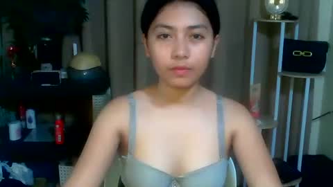 Snapshot of pinay_aangel chatting on April 2026 05:26:02 AM pinay_aangel online show from April 2026 05:26:02 AM